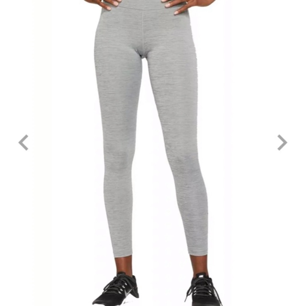 Nike 1 Mid Rise Leggings